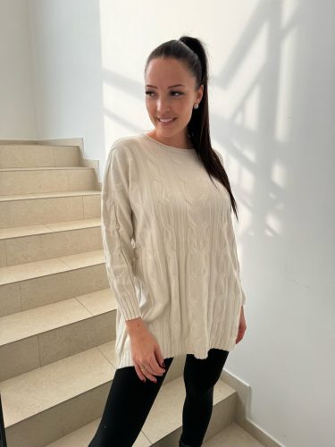 Héra anyagában mintás pulcsi