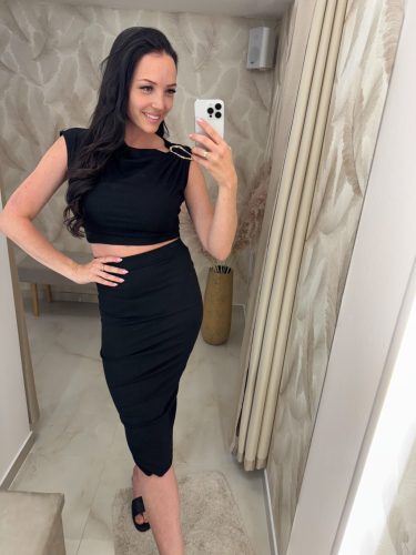 Clara bordás anyagú szett arany dísszel